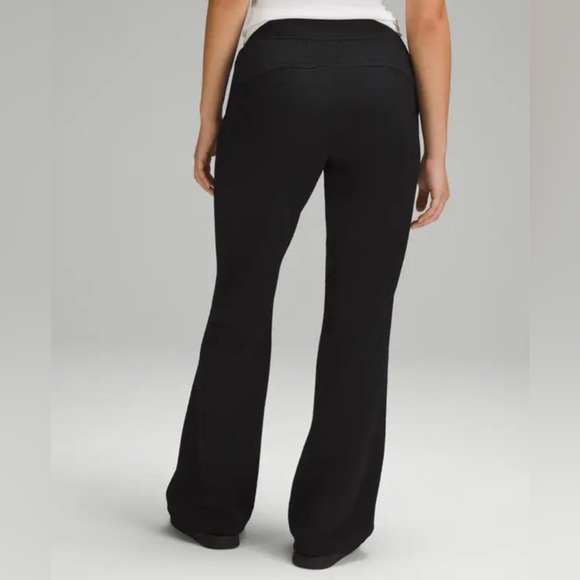 Lululemon Textured High-Rise Flared Track Pant 32", Black, Size 2 - NWT - Picture 3 of 7
